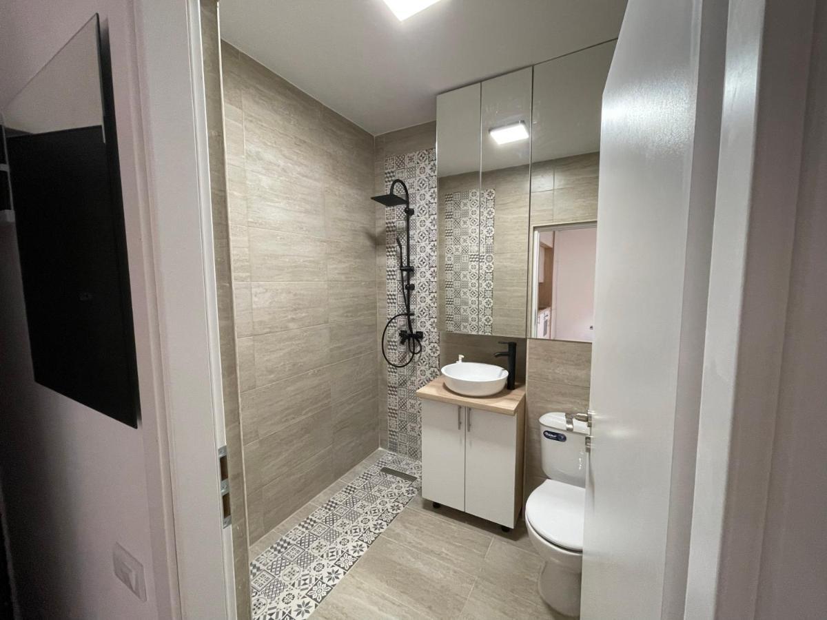 Treasure Luxury Apartment Palace Bucarest Esterno foto